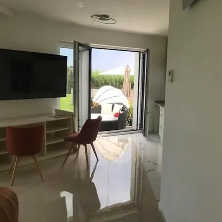 Balatonparti Gyoengyszem Apartamento *