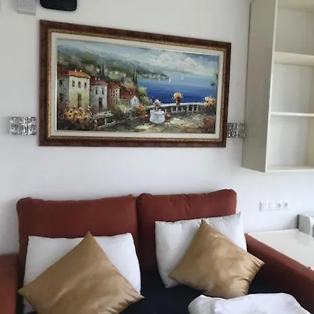 Balatonparti Gyoengyszem *