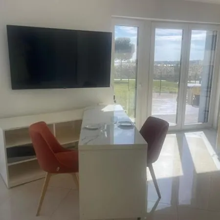 Balatonparti Gyoengyszem Apartment