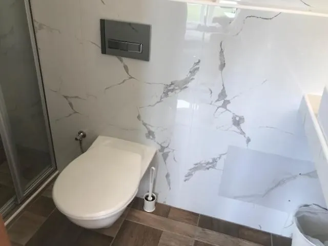 Balatonparti Gyoengyszem * Keszthely