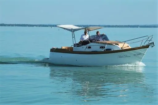 Balatonparti Gyoengyszem *