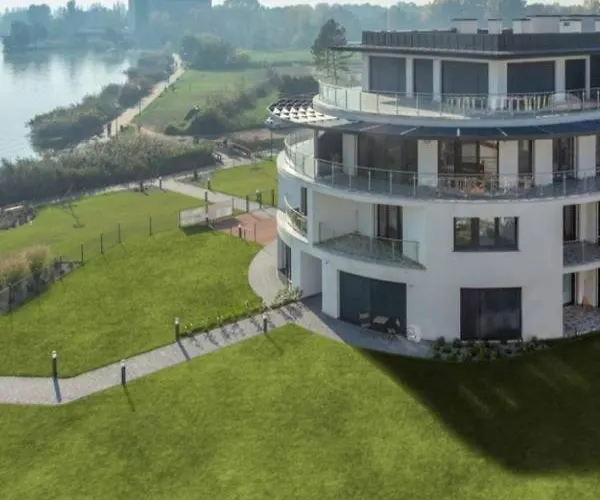 Balatonparti Gyoengyszem